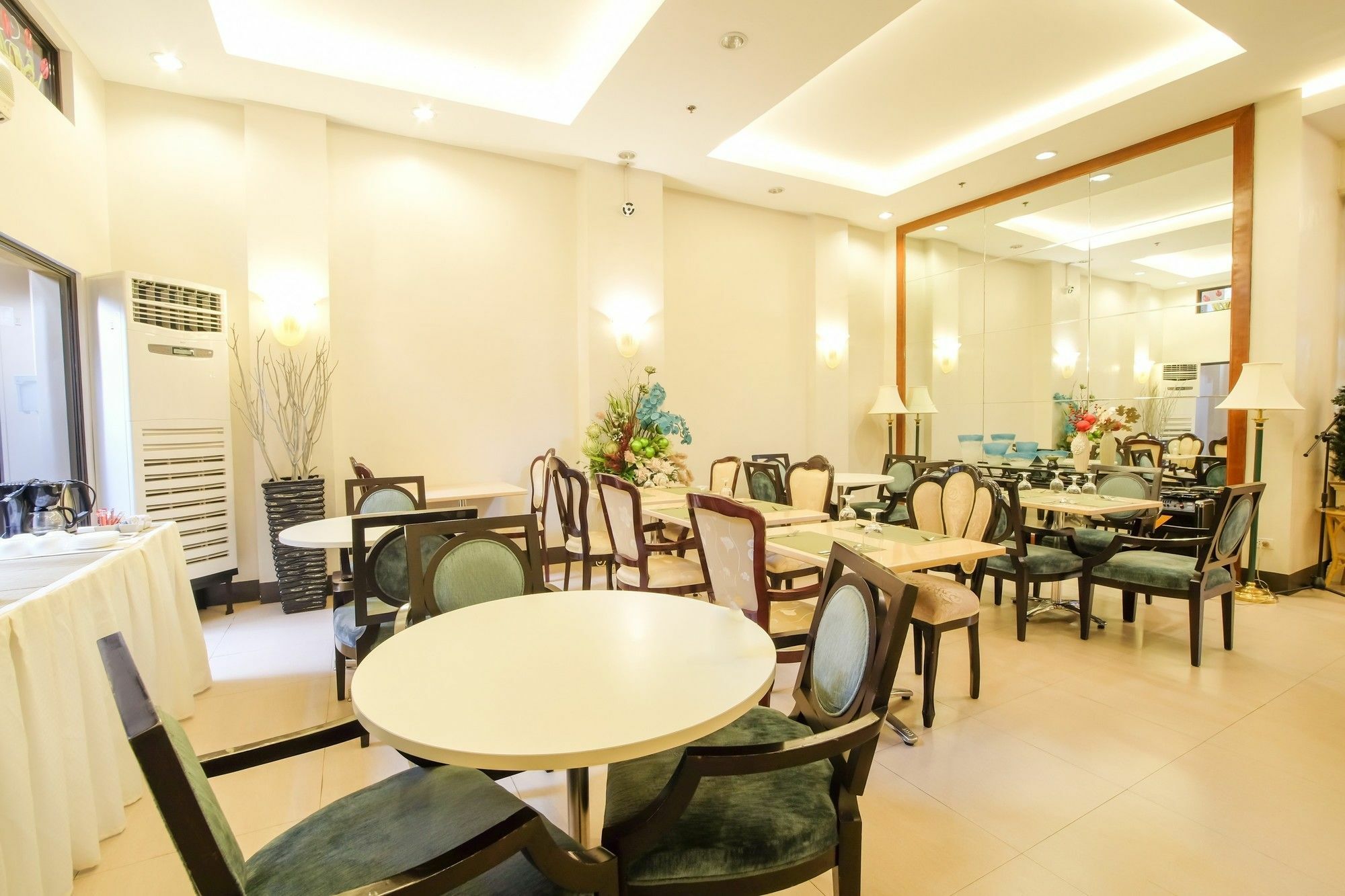 เซน รูม เดล ปิลาร์​ มาลาเต Hotel มะนิลา ภายนอก รูปภาพ
